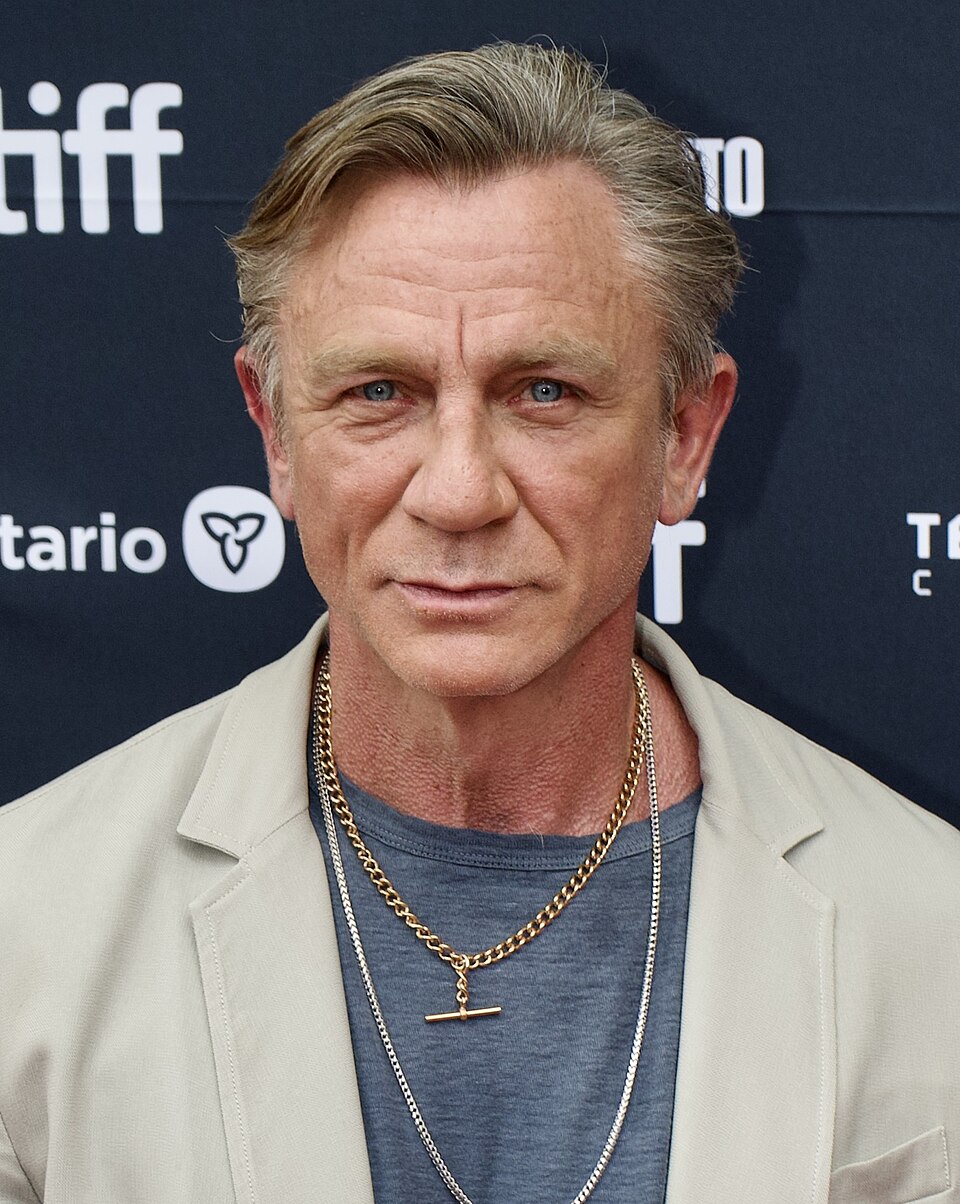 ACOTAR Updates by Sarah J. Maas: No Harrison Getrennt Here